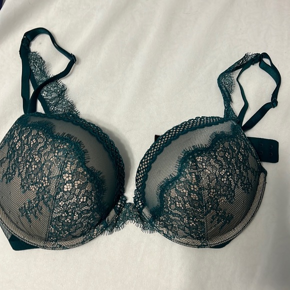 Victoria's Secret Other - Victorias Secret 32D bra. Green